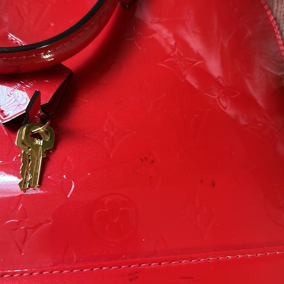 Louis Vuitton Women's Alma PM MV CERISE 🍒 with lock, key and strap. - Picture 9 of 14
